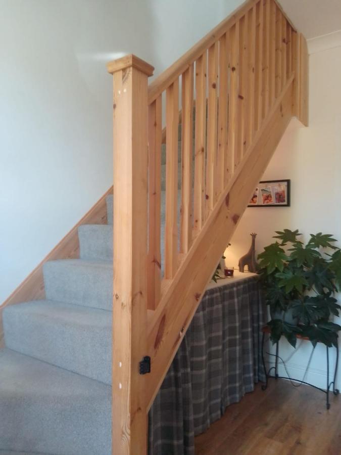 Village Life- Private Attic Suite - Living Room, Bedroom And Bathroom Newtown St Boswells Εξωτερικό φωτογραφία